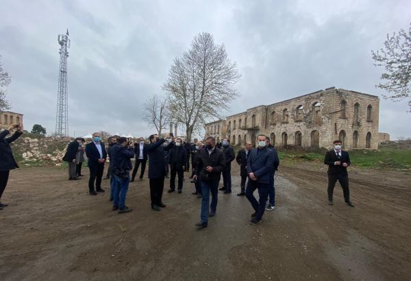 Делегация Тюркского совета осмотрела разрушенное здание Агдамского драматического театра (ФОТО)