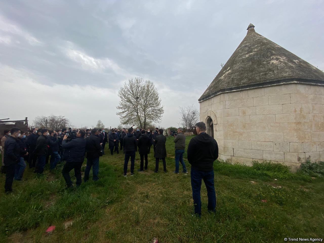 Делегация Тюркского совета побывала на разрушенном армянами кладбище Имарат (ФОТО/ВИДЕО)