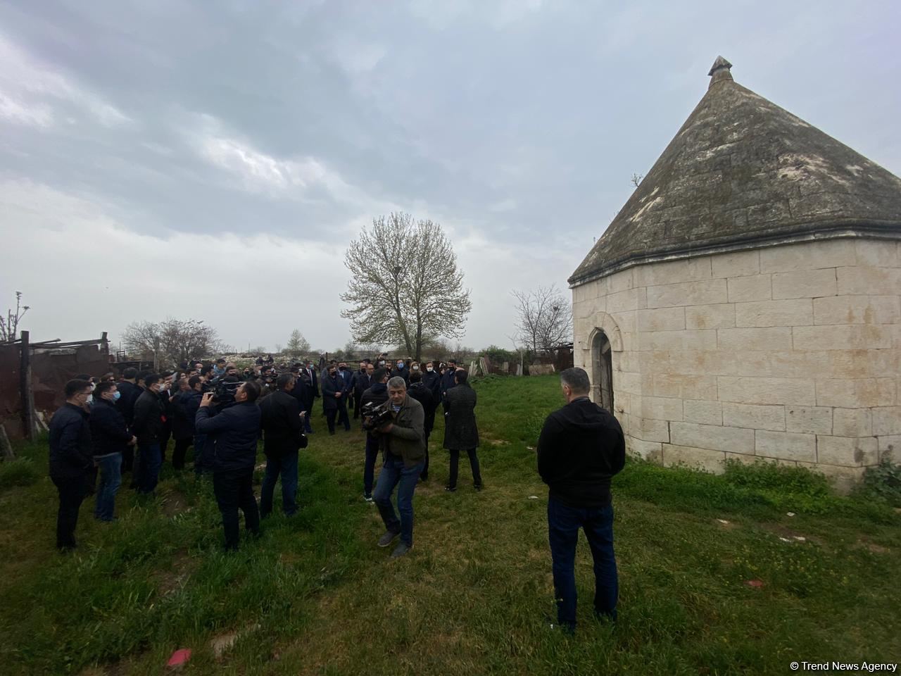 Делегация Тюркского совета побывала на разрушенном армянами кладбище Имарат (ФОТО/ВИДЕО)