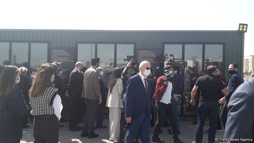 Представители ведущих аналитических центров мира находятся в Парке военных трофеев в Баку (ФОТО)