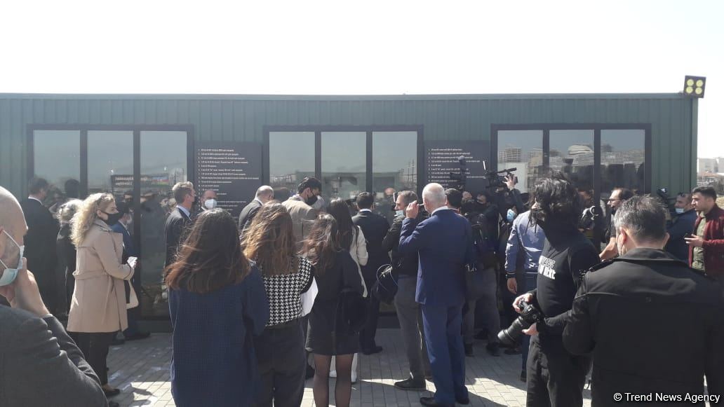 Представители ведущих аналитических центров мира находятся в Парке военных трофеев в Баку (ФОТО)