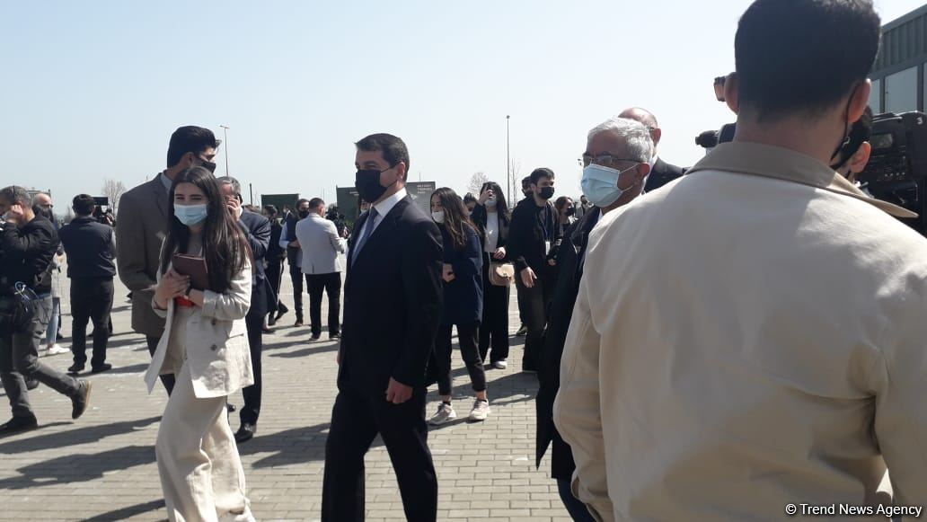 Представители ведущих аналитических центров мира находятся в Парке военных трофеев в Баку (ФОТО)