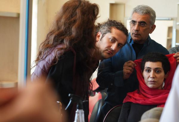 Найти отца в психиатрической клинике… - история Марьям в Азербайджане (ФОТО)