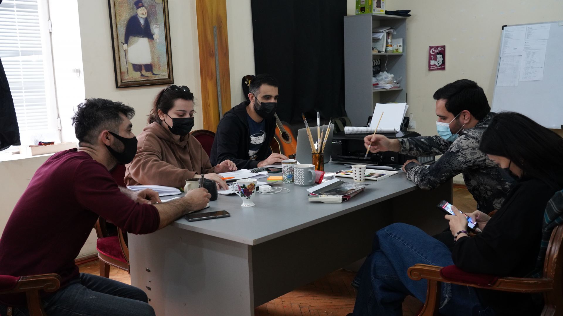 Найти отца в психиатрической клинике… - история Марьям в Азербайджане (ФОТО)