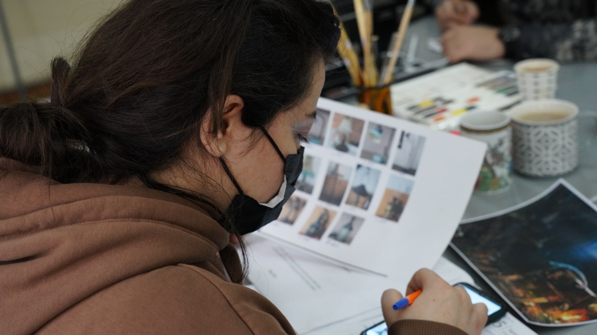 Найти отца в психиатрической клинике… - история Марьям в Азербайджане (ФОТО)