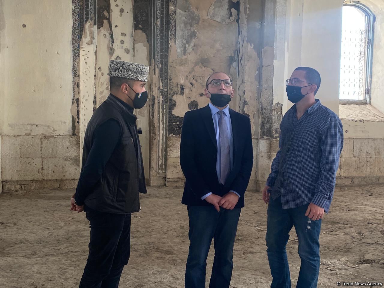 Израильские журналисты посетили в Агдаме разрушенные армянами мечети – репортаж Trend TV