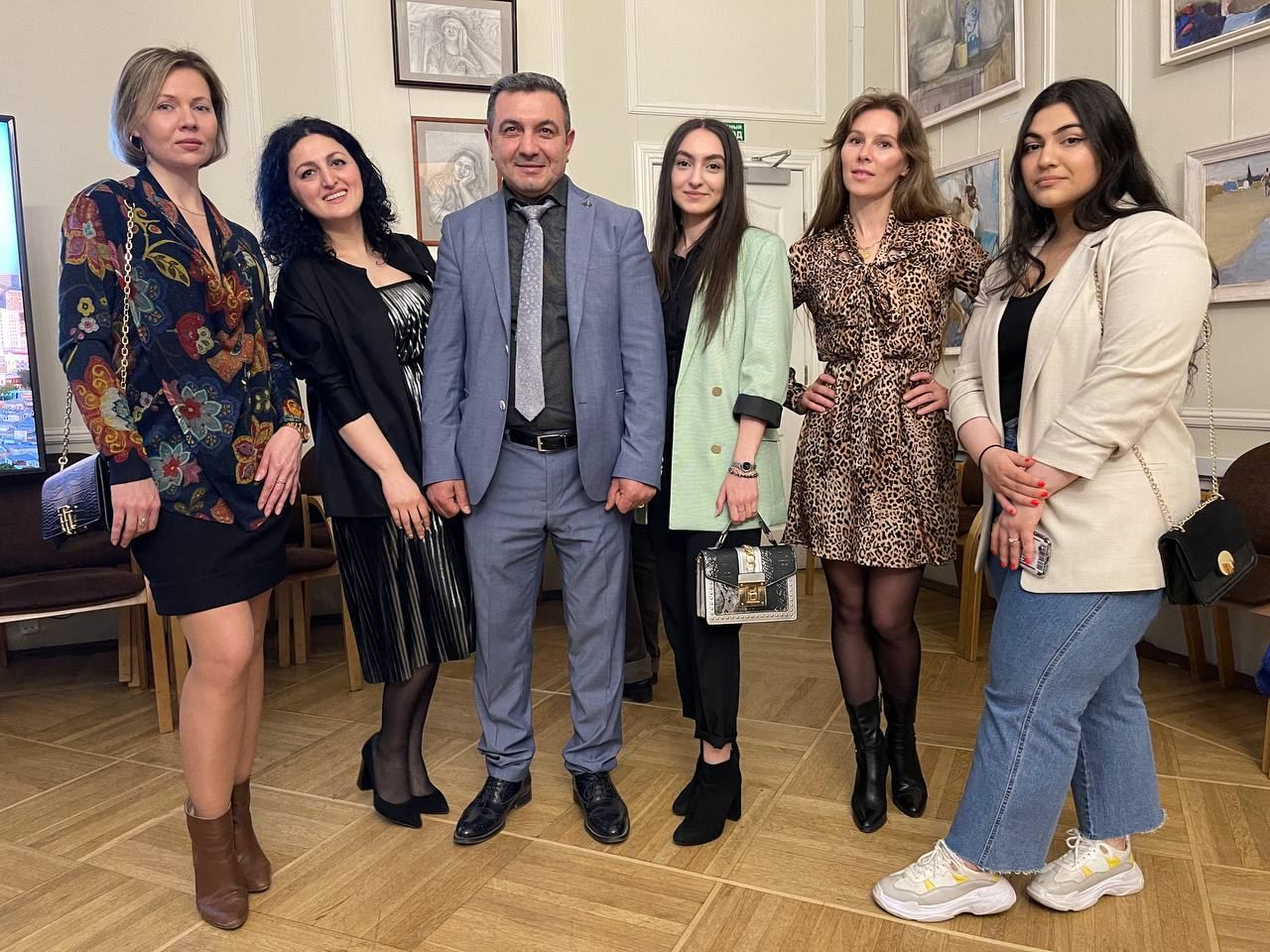 Культурное пространство Санкт-Петербурга и солнечный свет Азербайджана объединились в "Незримый разговор души" (ВИДЕО, ФОТО)