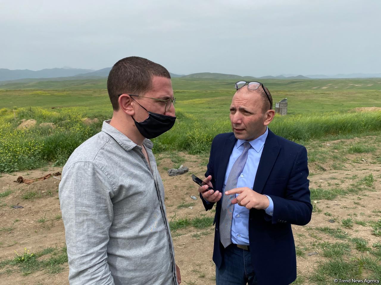 Продолжается визит израильских журналистов на освобожденные территории Азербайджана (ФОТО)