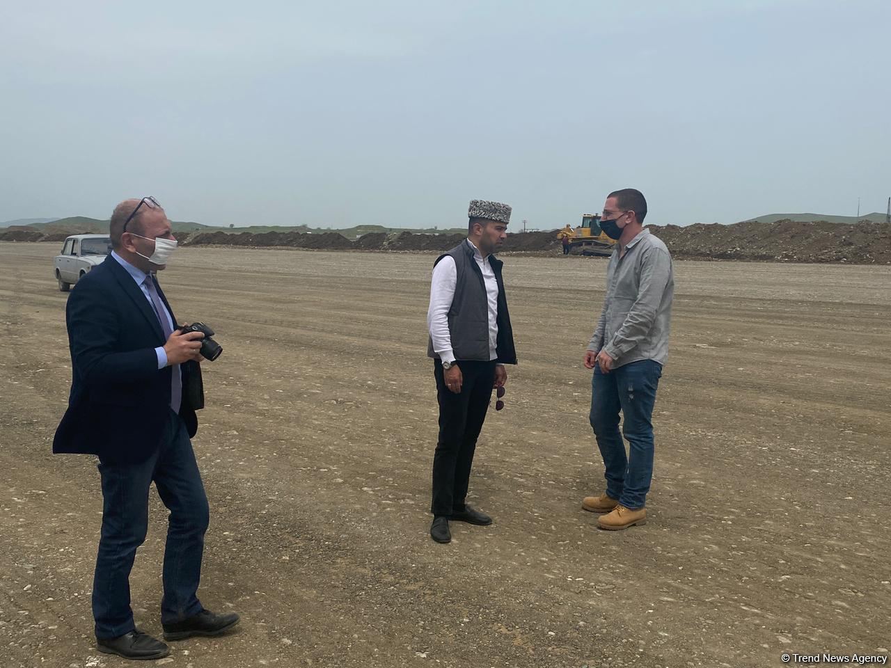 Продолжается визит израильских журналистов на освобожденные территории Азербайджана (ФОТО)