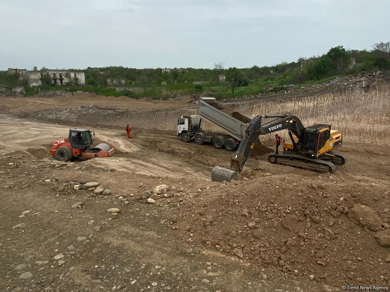 Продолжается визит израильских журналистов на освобожденные территории Азербайджана (ФОТО)