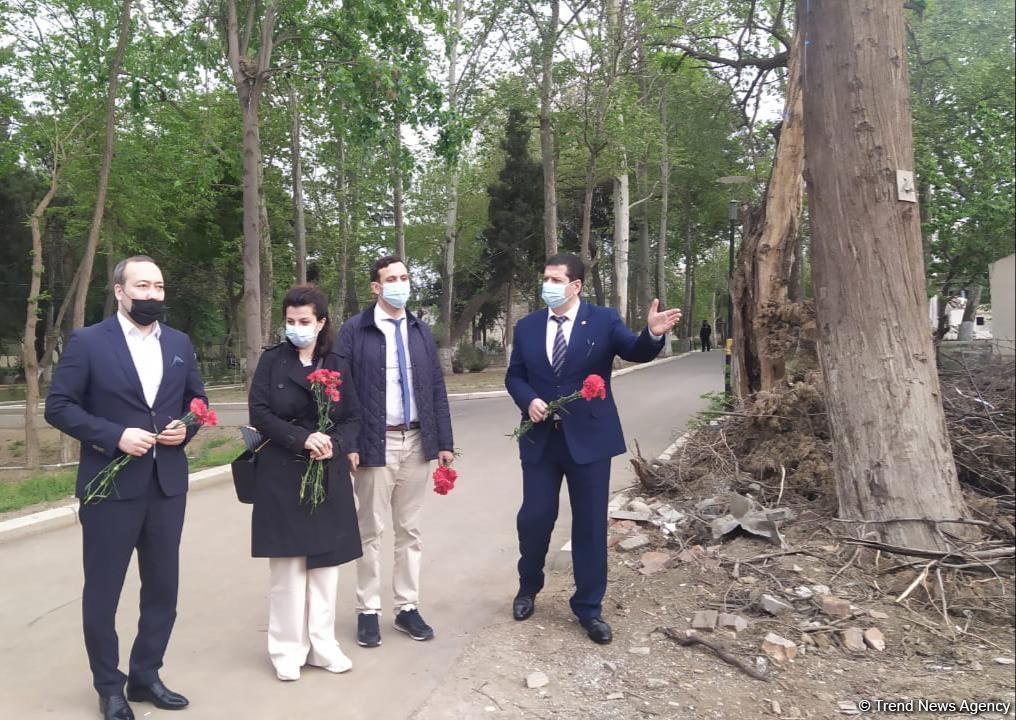 Французские юристы прибыли в Гянджу (ФОТО)