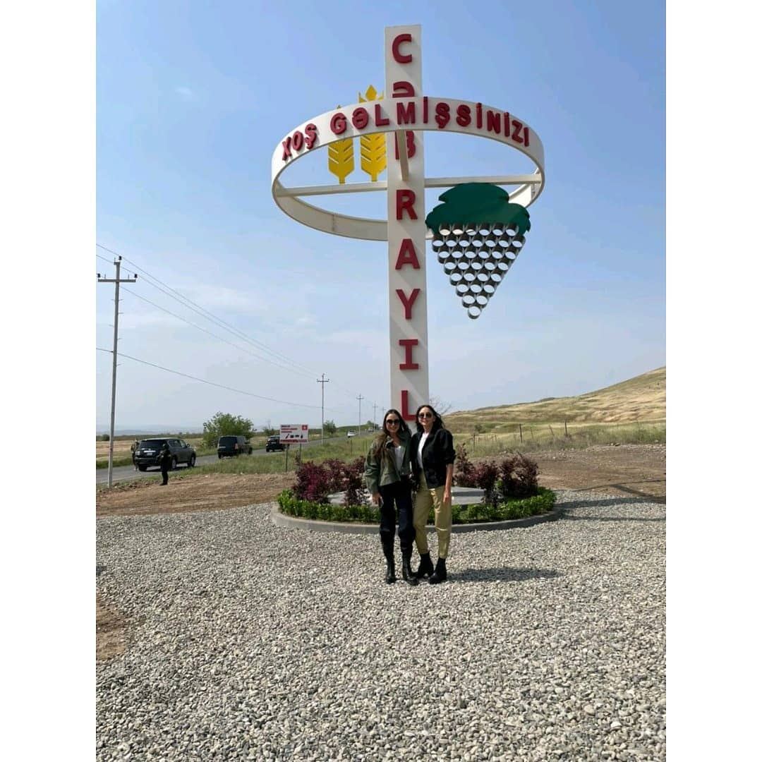 Первый вице-президент Мехрибан Алиева поделилась на своей официальной странице в Instagram кадрами из поездки в Джебраильский и Зангиланский районы с Президентом Ильхамом Алиевым (ФОТО/ВИДЕО)