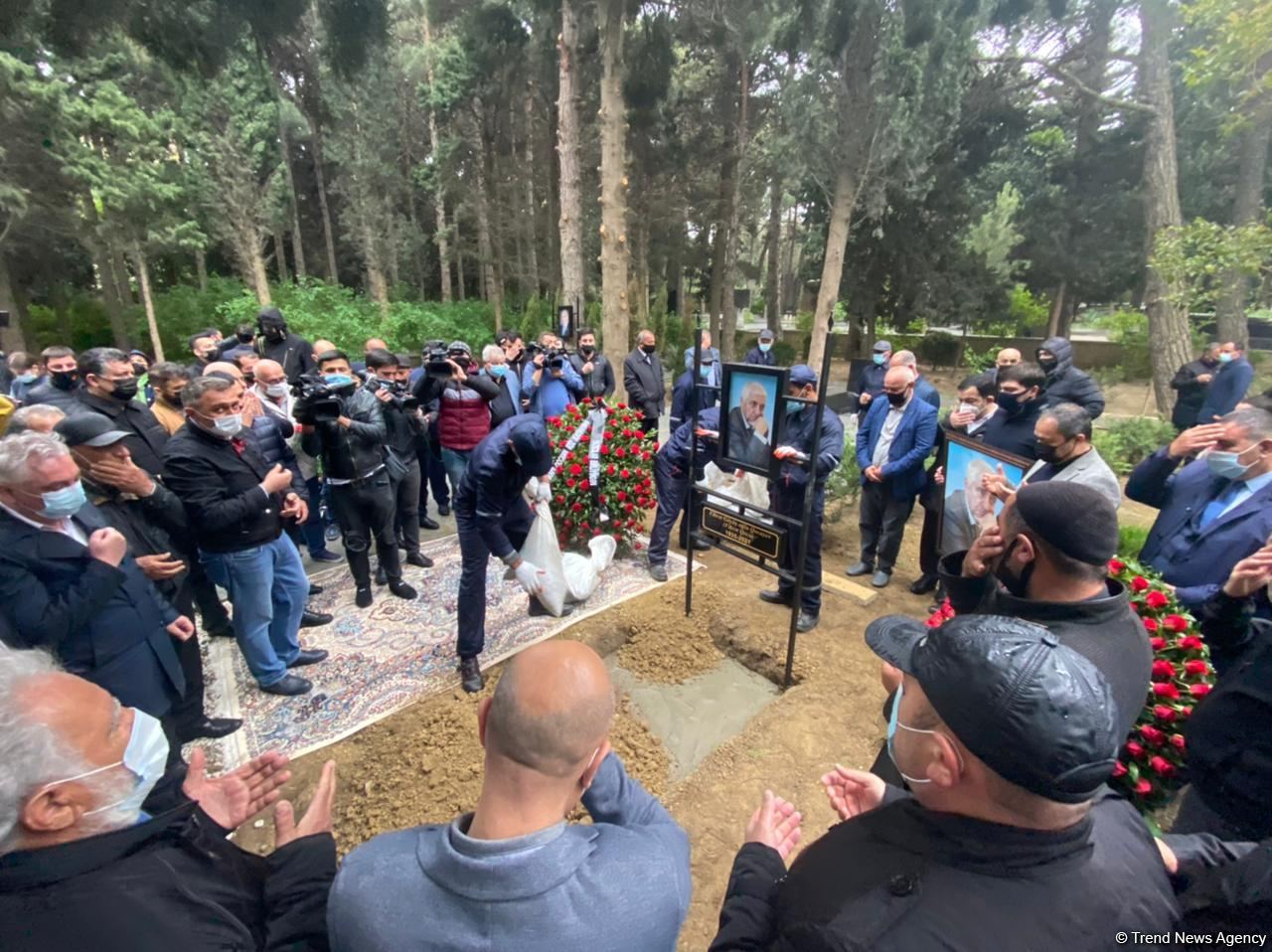 В Баку прошли похороны народного поэта Фикрета Годжи (ФОТО/ВИДЕО)