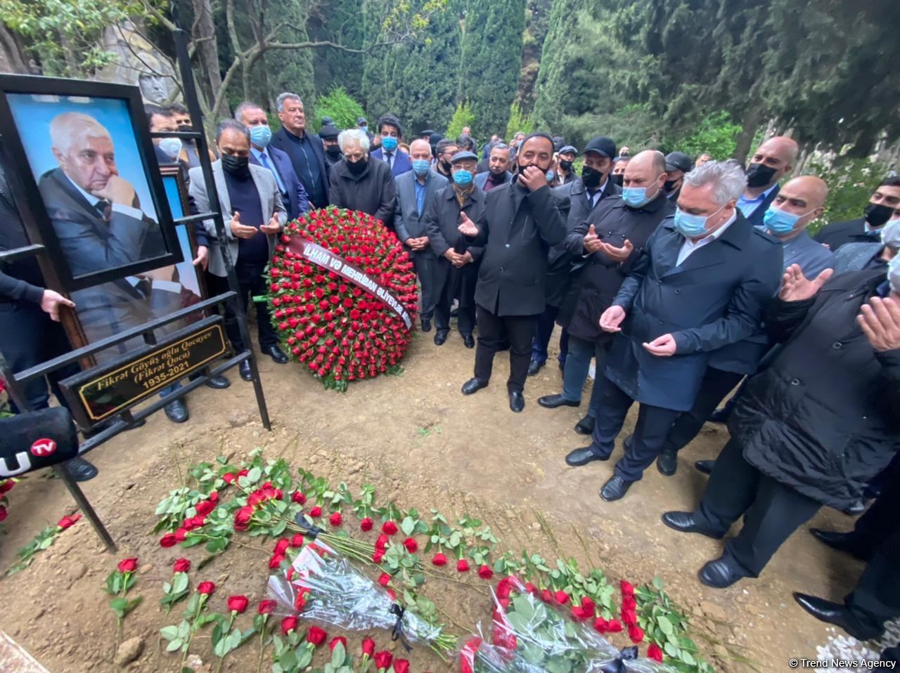 В Баку прошли похороны народного поэта Фикрета Годжи (ФОТО/ВИДЕО)