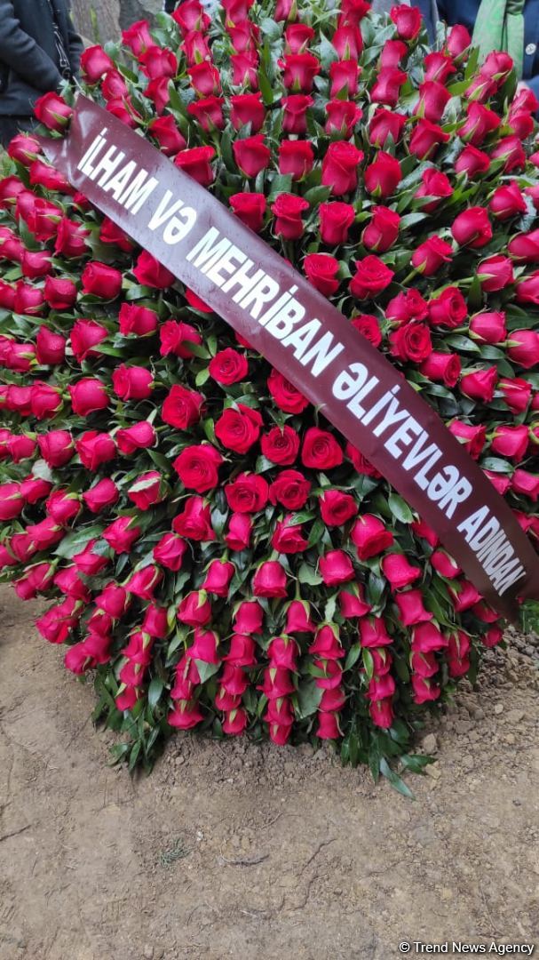 В Баку прошли похороны народного поэта Фикрета Годжи (ФОТО/ВИДЕО)