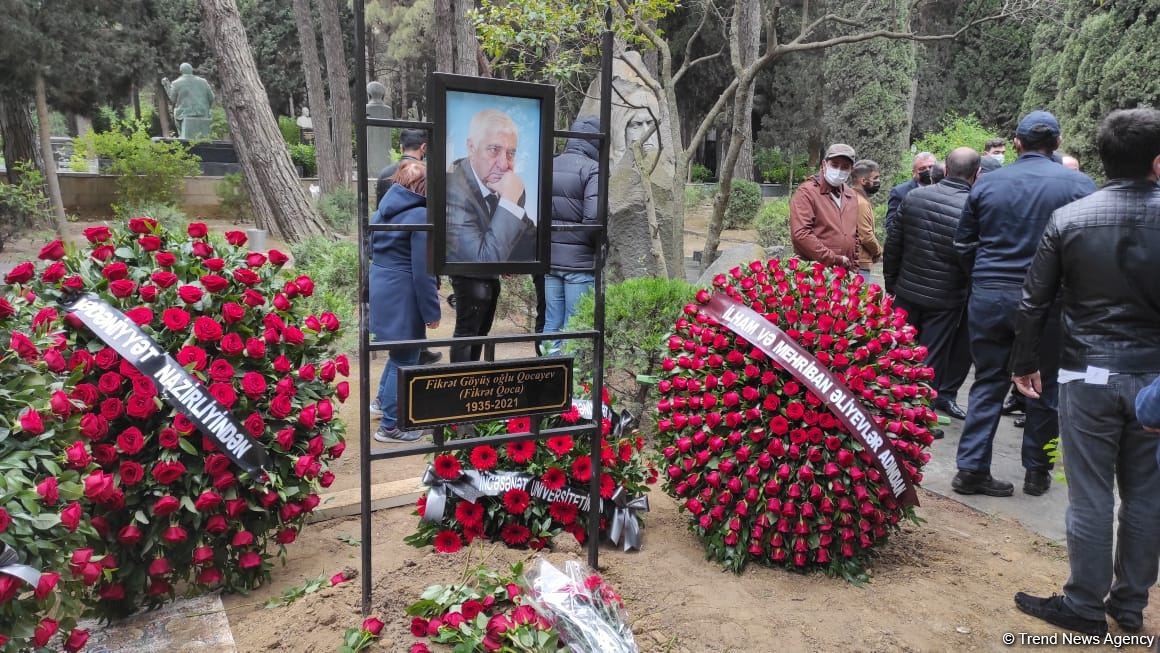 В Баку прошли похороны народного поэта Фикрета Годжи (ФОТО/ВИДЕО)