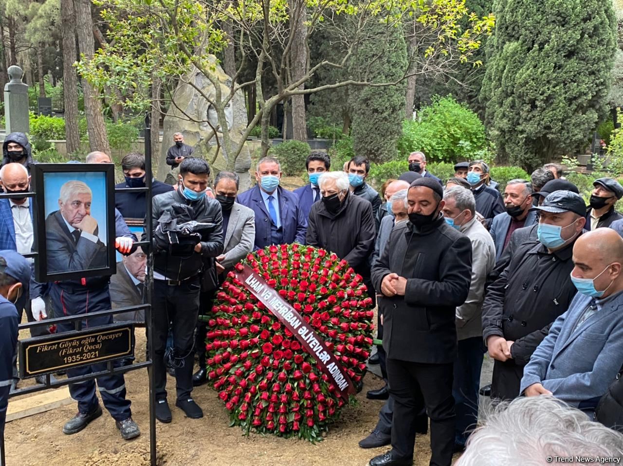 В Баку прошли похороны народного поэта Фикрета Годжи (ФОТО/ВИДЕО)