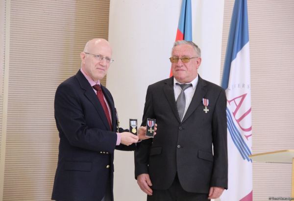 В Университете АДА прошла выставка и торжественная презентация книги "Ахмедия Джабраилов 100" (ФОТО)