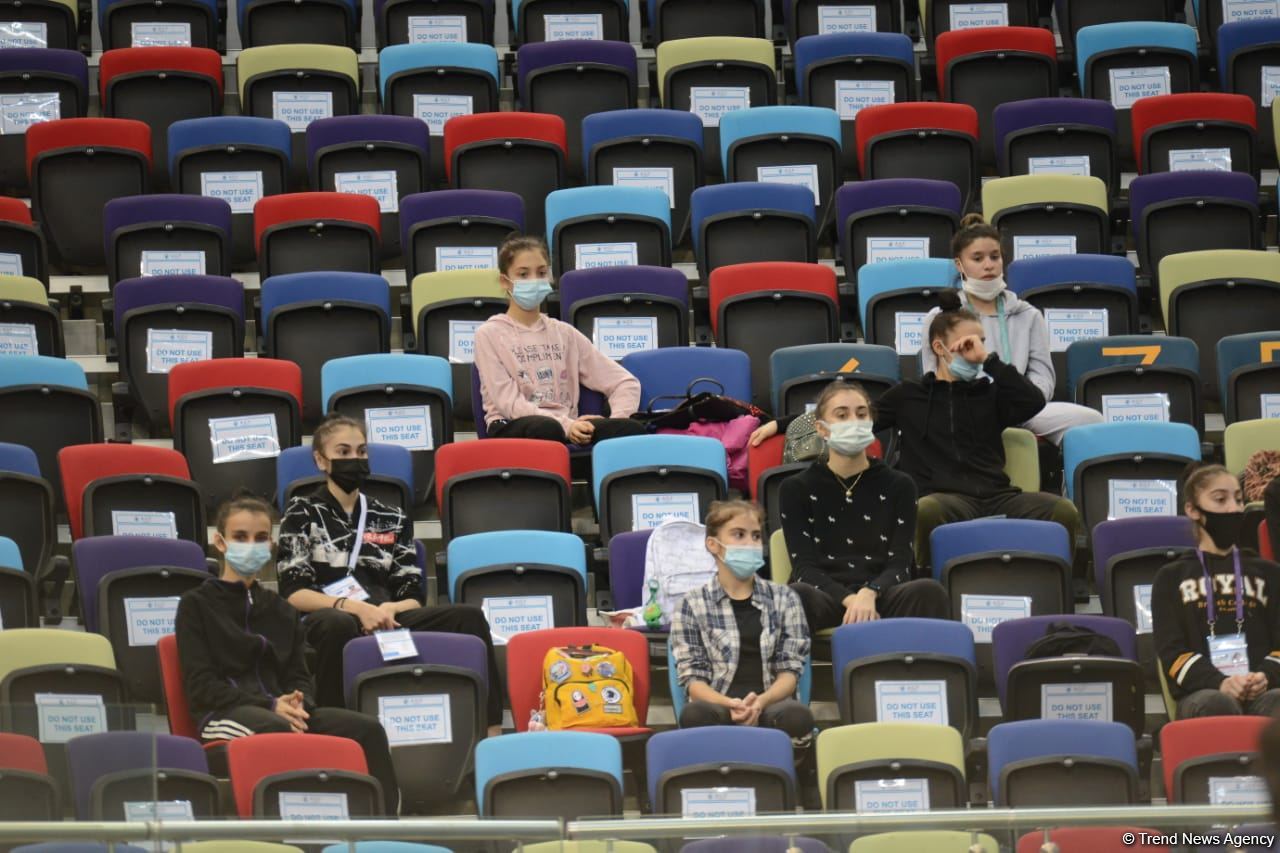 В Баку стартовал первый день соревнований Кубка мира по художественной гимнастике (ФОТО)