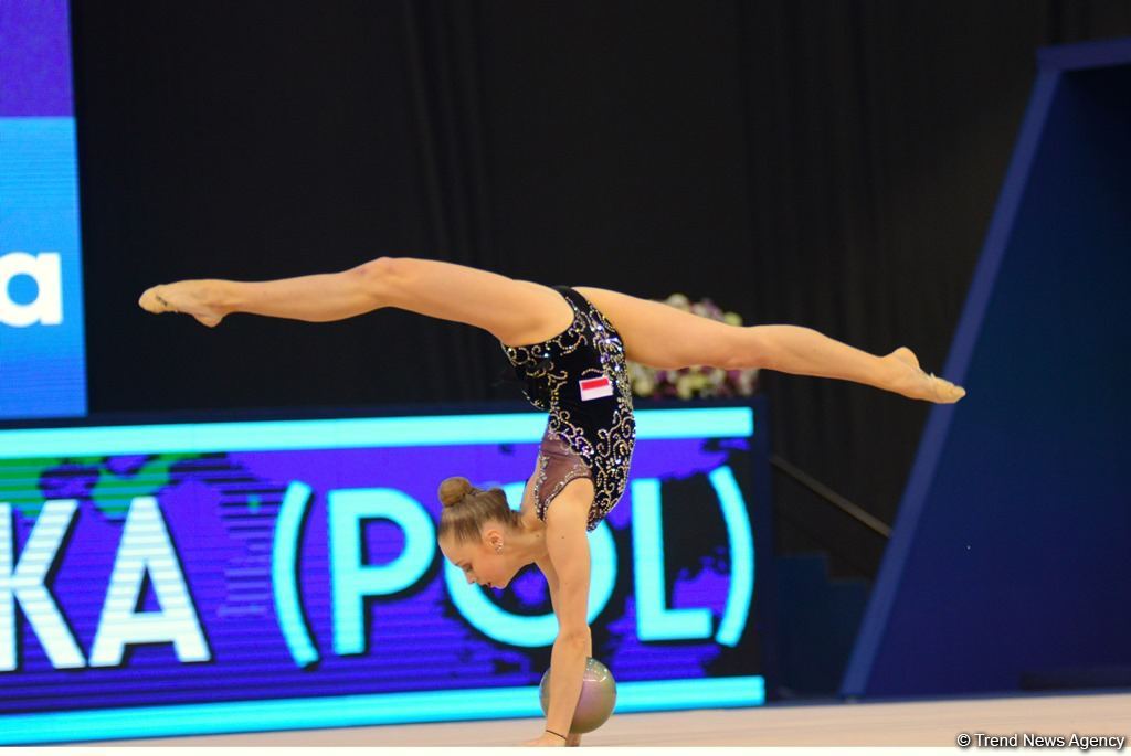 В Баку стартовал первый день соревнований Кубка мира по художественной гимнастике (ФОТО)