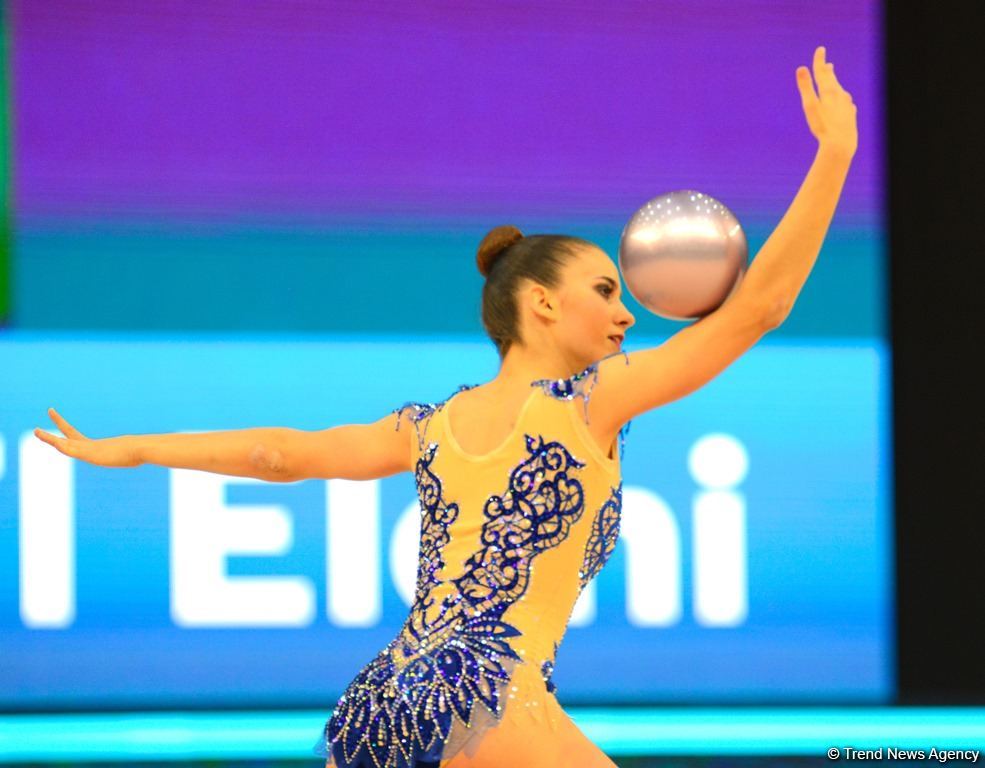 В Баку стартовал первый день соревнований Кубка мира по художественной гимнастике (ФОТО)