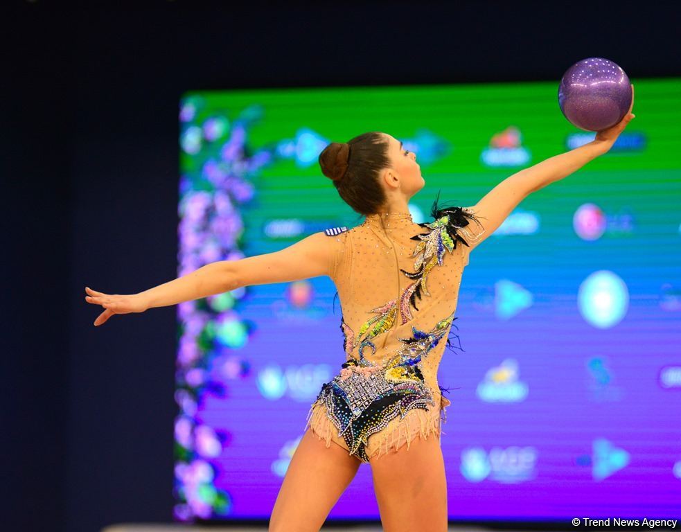 В Баку стартовал первый день соревнований Кубка мира по художественной гимнастике (ФОТО)