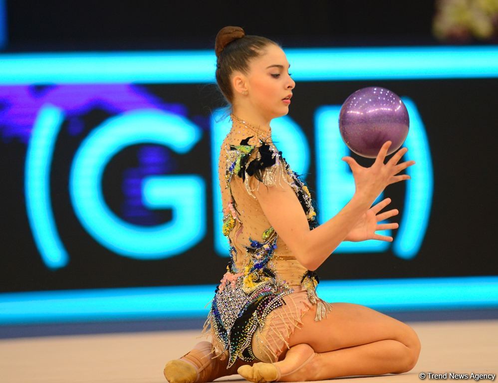 В Баку стартовал первый день соревнований Кубка мира по художественной гимнастике (ФОТО)