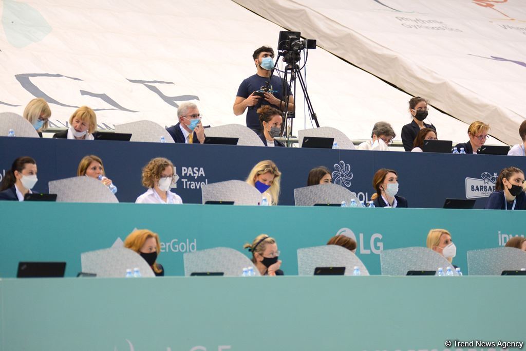 В Баку стартовал первый день соревнований Кубка мира по художественной гимнастике (ФОТО)