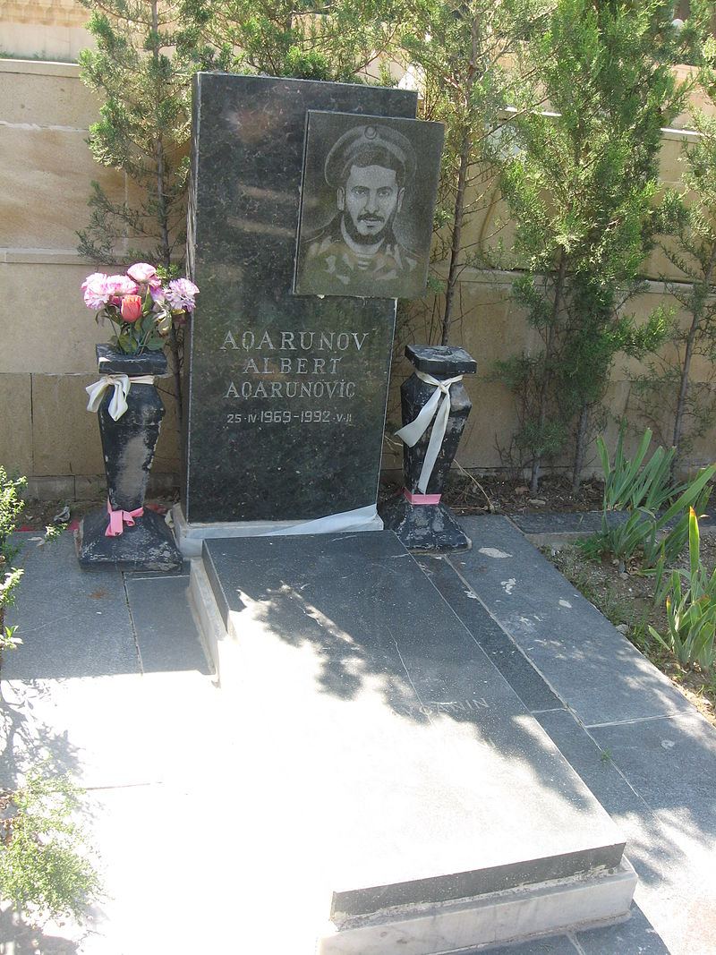 Брат Альберта Агарунова рассказал о детстве и юношестве Национального героя Азербайджана: Он был любимчиком семи братьев и двух сестер (ФОТО)