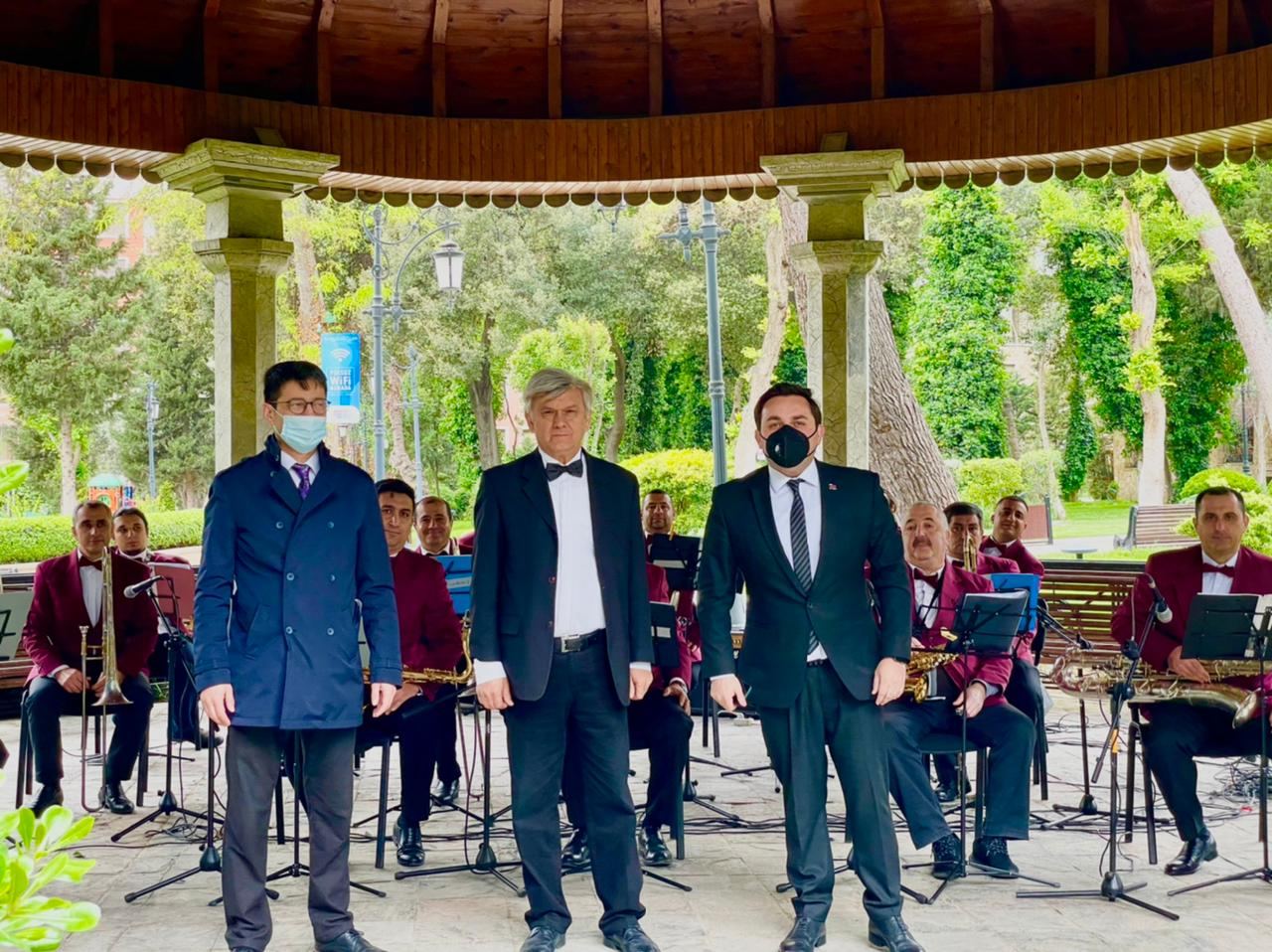 Спустя 34 года оркестр Бакинского цирка возобновил деятельность, прошел концерт в Парке офицеров (ВИДЕО, ФОТО)