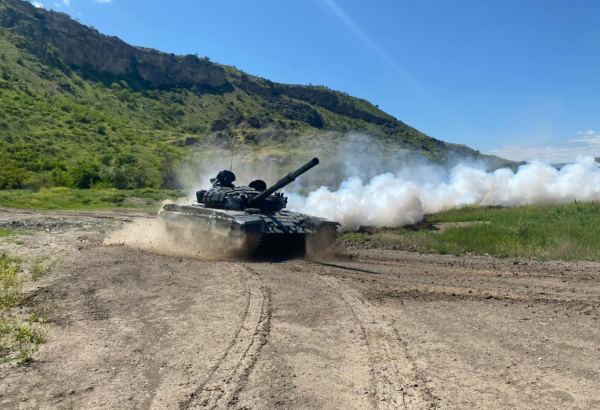 Трофейная боевая техника используется на военном полигоне в Губадлы (ФОТО)