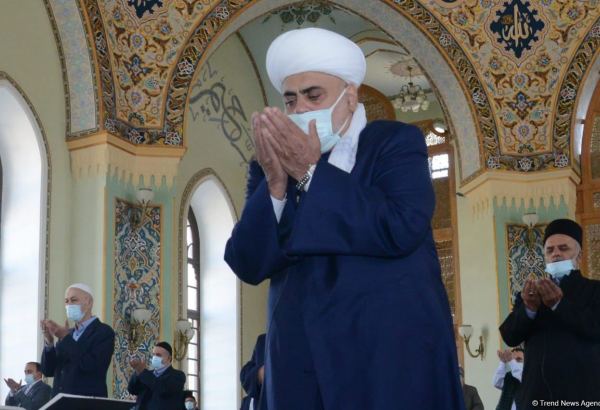 В мечети Тезепир в Баку совершен праздничный намаз (ФОТО)