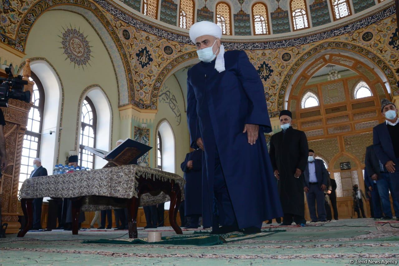 В мечети Тезепир в Баку совершен праздничный намаз (ФОТО)