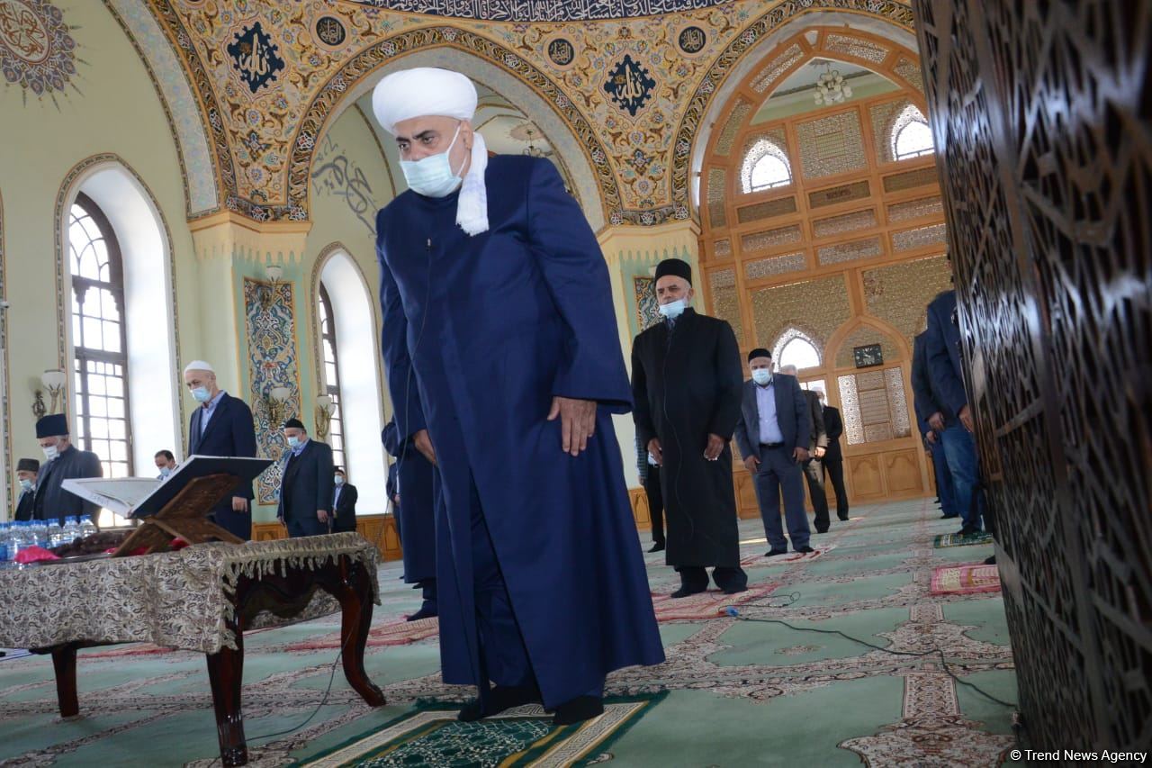 В мечети Тезепир в Баку совершен праздничный намаз (ФОТО)