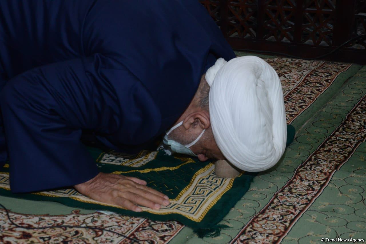 В мечети Тезепир в Баку совершен праздничный намаз (ФОТО)