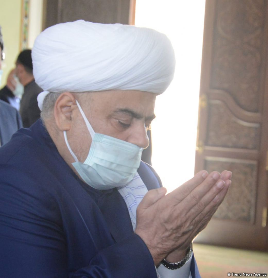 В мечети Тезепир в Баку совершен праздничный намаз (ФОТО)