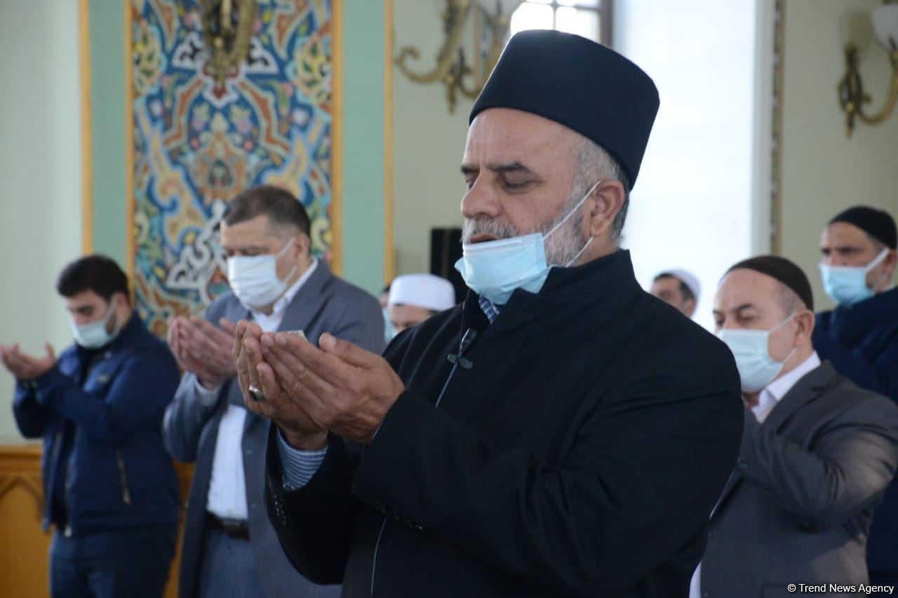 В мечети Тезепир в Баку совершен праздничный намаз (ФОТО)