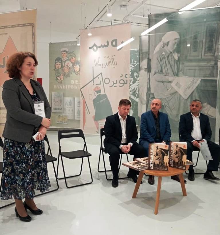 Казанским библиотекам переданы книги о героизме воинов и нефтяников Азербайджана (ФОТО)