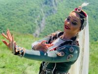 Летала на Джыдыр дюзю, как птица, а вокруг кружили бабочки - заслуженная артистка, танцовщица Этери Джафарова (ВИДЕО, ФОТО)