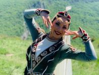 Летала на Джыдыр дюзю, как птица, а вокруг кружили бабочки - заслуженная артистка, танцовщица Этери Джафарова (ВИДЕО, ФОТО)