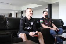 Впервые в истории азербайджанского спорта болельщик стал личным гостем футбольной команды (ВИДЕО, ФОТО)