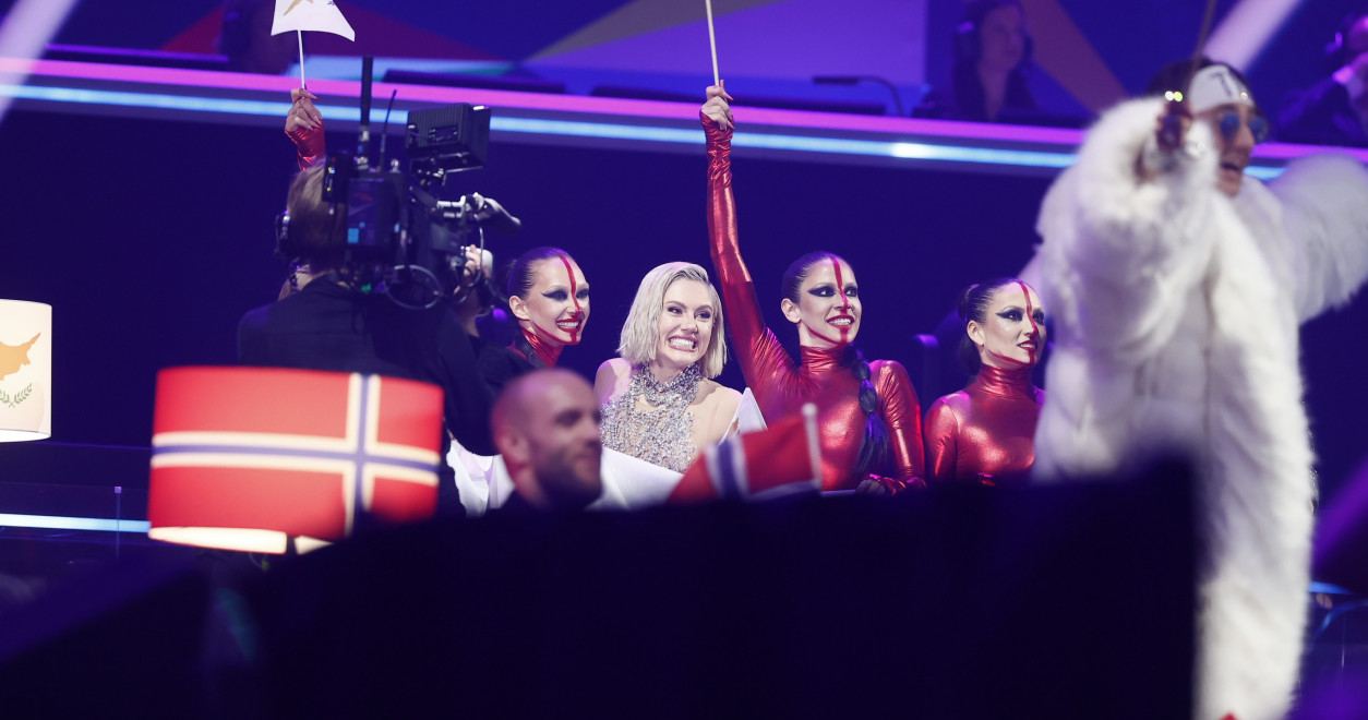 Взрыв эмоций финалистов "Евровидения-2021" после напряженного ожидания (ФОТО)