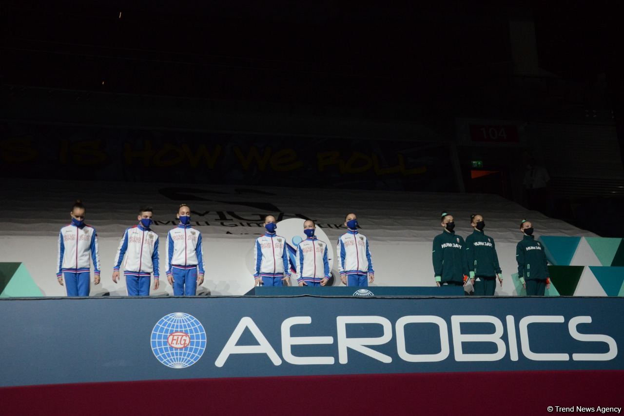 В Баку состоялась церемония награждения победителей Всемирных соревнований по аэробной гимнастике в индивидуальной программе у женщин и среди трио (ФОТО)
