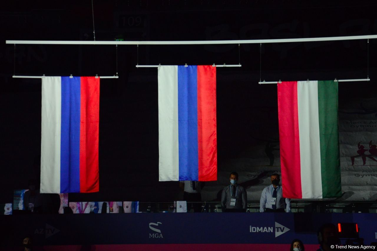 В Баку состоялась церемония награждения победителей Всемирных соревнований по аэробной гимнастике в индивидуальной программе у женщин и среди трио (ФОТО)