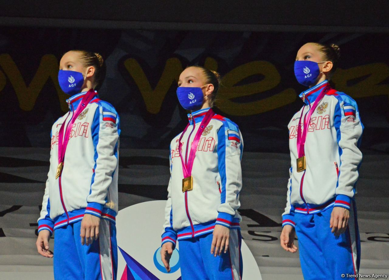 В Баку состоялась церемония награждения победителей Всемирных соревнований по аэробной гимнастике в индивидуальной программе у женщин и среди трио (ФОТО)