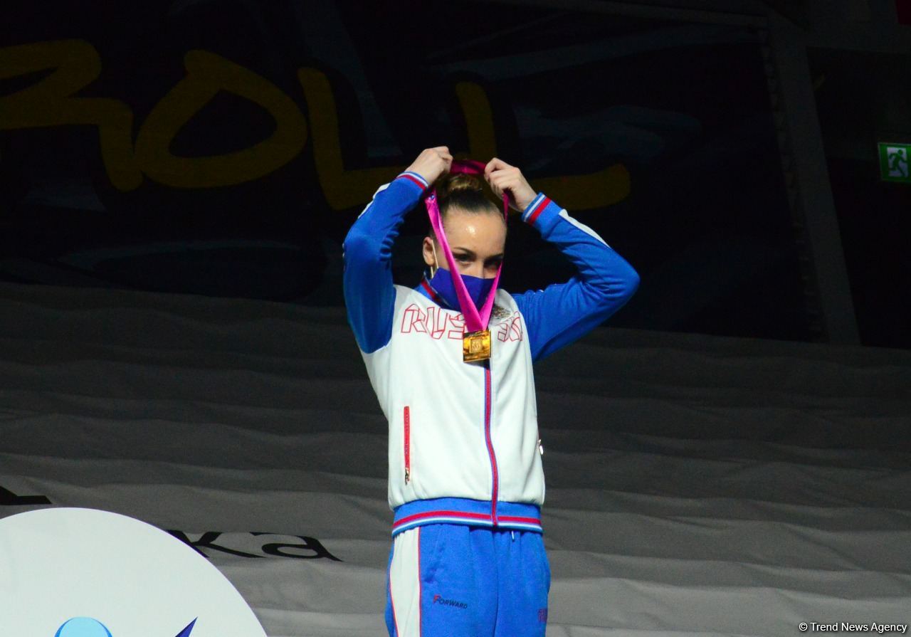 В Баку состоялась церемония награждения победителей Всемирных соревнований по аэробной гимнастике в индивидуальной программе у женщин и среди трио (ФОТО)