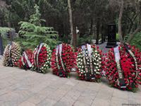 В Баку прошла церемония похорон народного художника Таира Салахова (ФОТО/ВИДЕО)