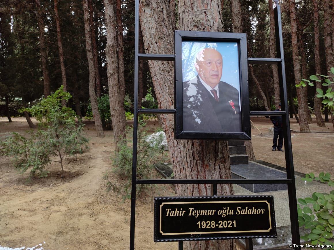 В Баку прошла церемония похорон народного художника Таира Салахова (ФОТО/ВИДЕО)