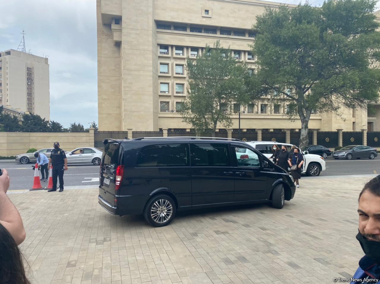 В Баку прошла церемония похорон народного художника Таира Салахова (ФОТО/ВИДЕО)