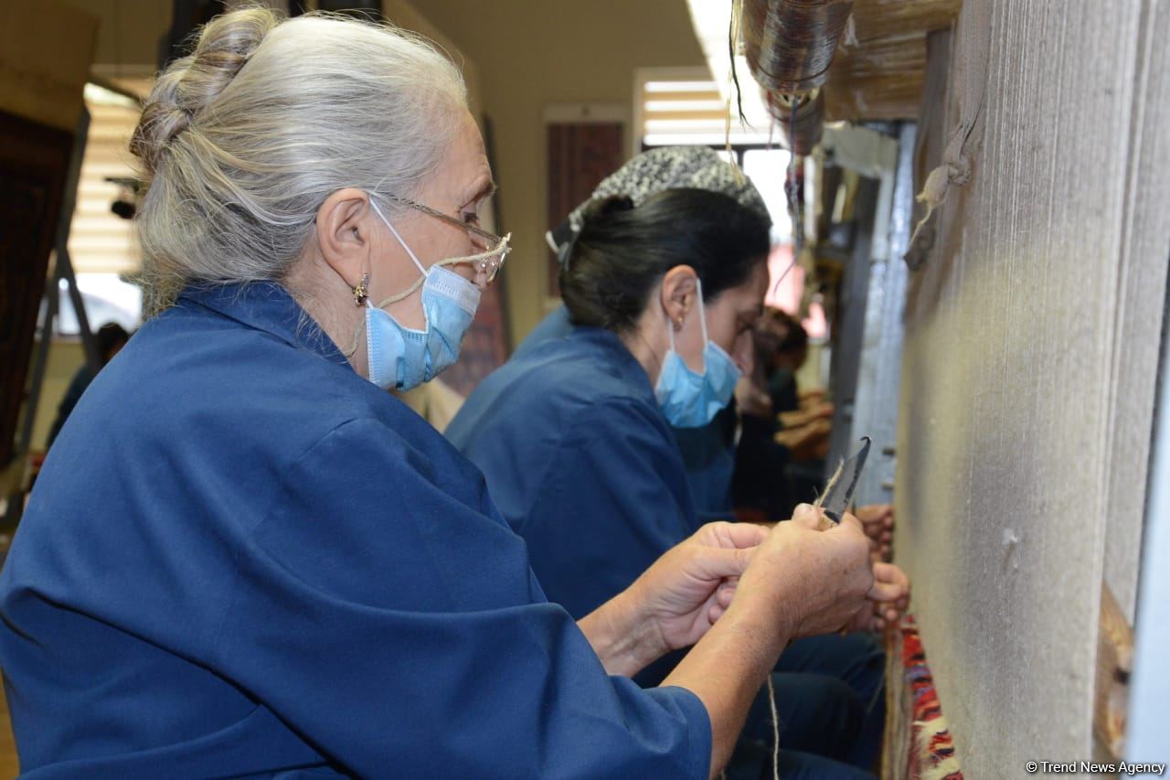 Названа стоимость самого дорогого ковра, сотканного в Хачмазе (ФОТО)